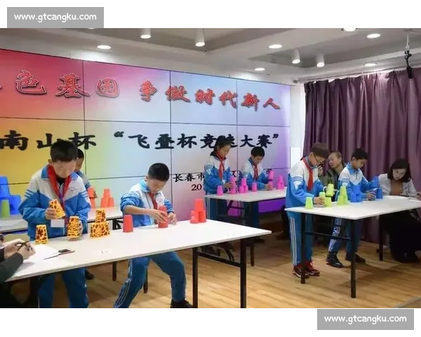 以叠杯竞速为核心探究青少年反应力与团队协作综合培养策略研究